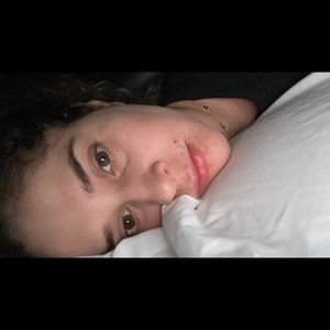 Meet your Posher, Claudia